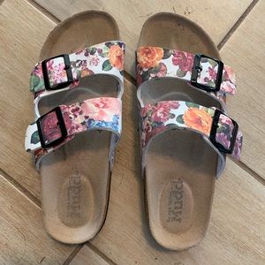 Mudd slip on floral shoes size 7/7.5